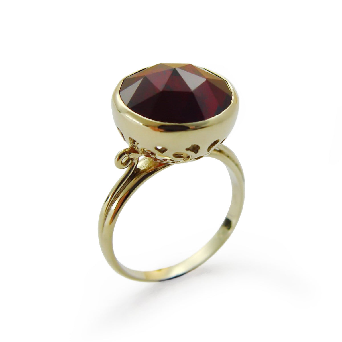 RG1501 Gold Victorian Ring with Garnet