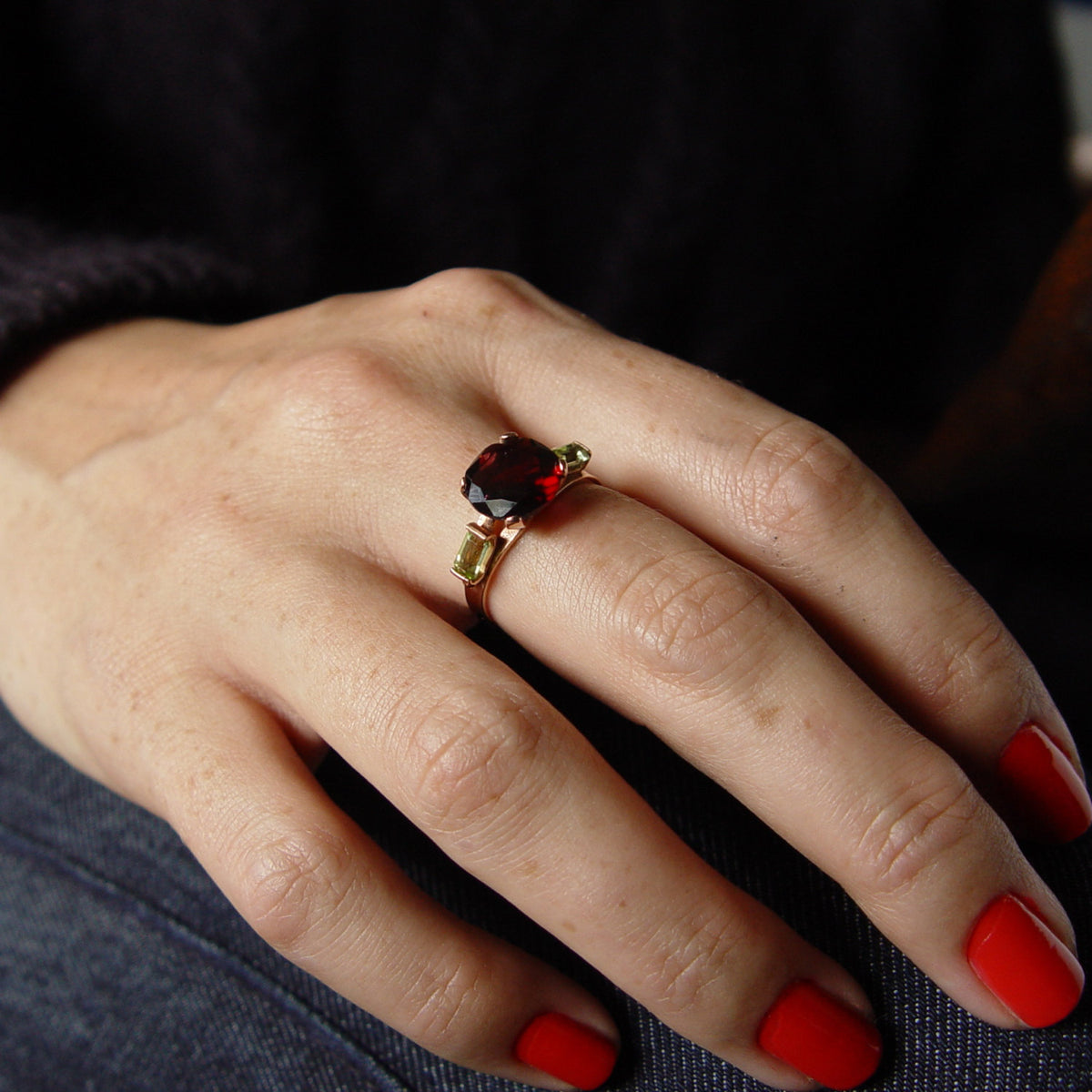 RG1244 Rose gold ring with Garnet and Peridot