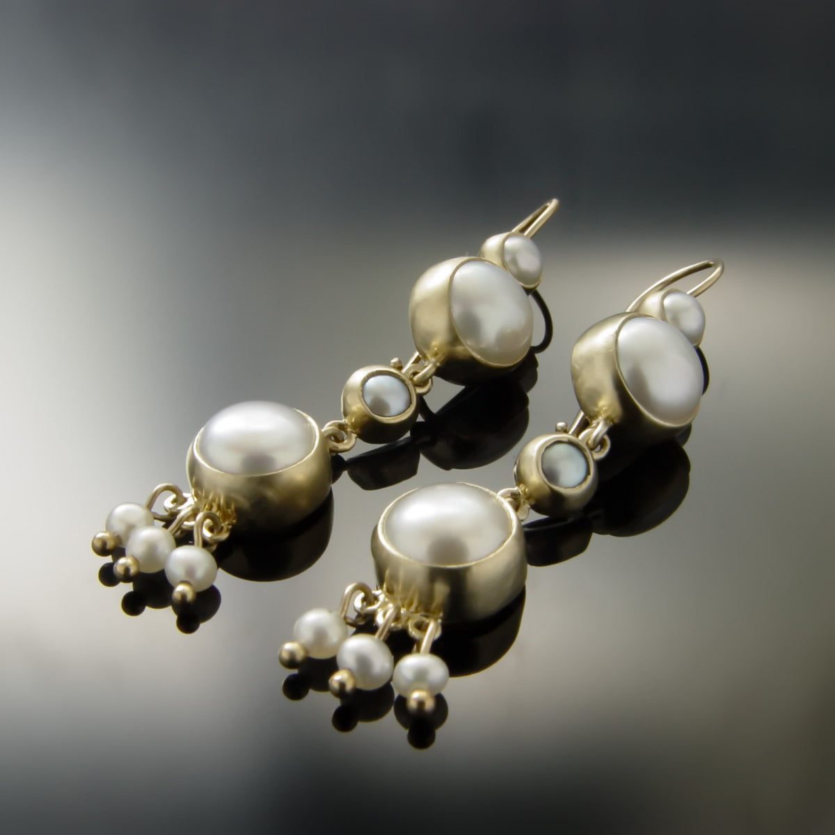 EG0759D Gold Chandelier Earrings with Pearls