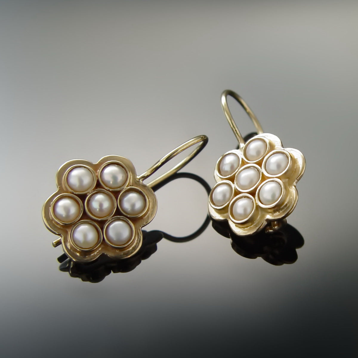 EG0734-1 Moroccan flower Pearl earrings