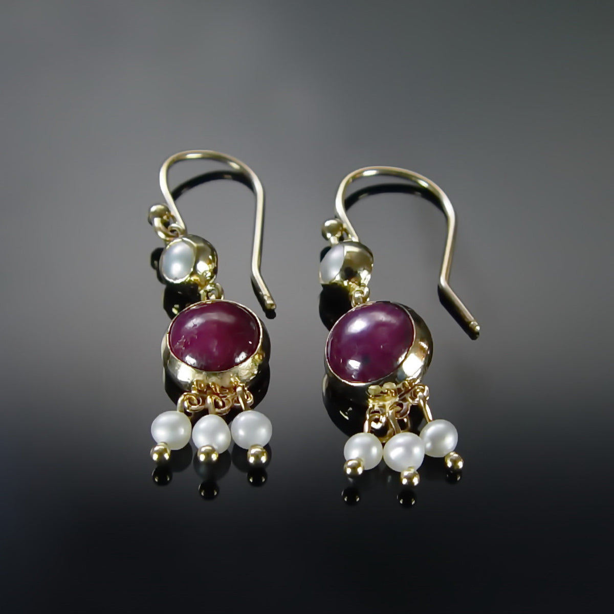 EG0759E Gold chandelier earrings with Ruby and pearls