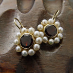 EG0738 Pearl and Garnet flower earrings
