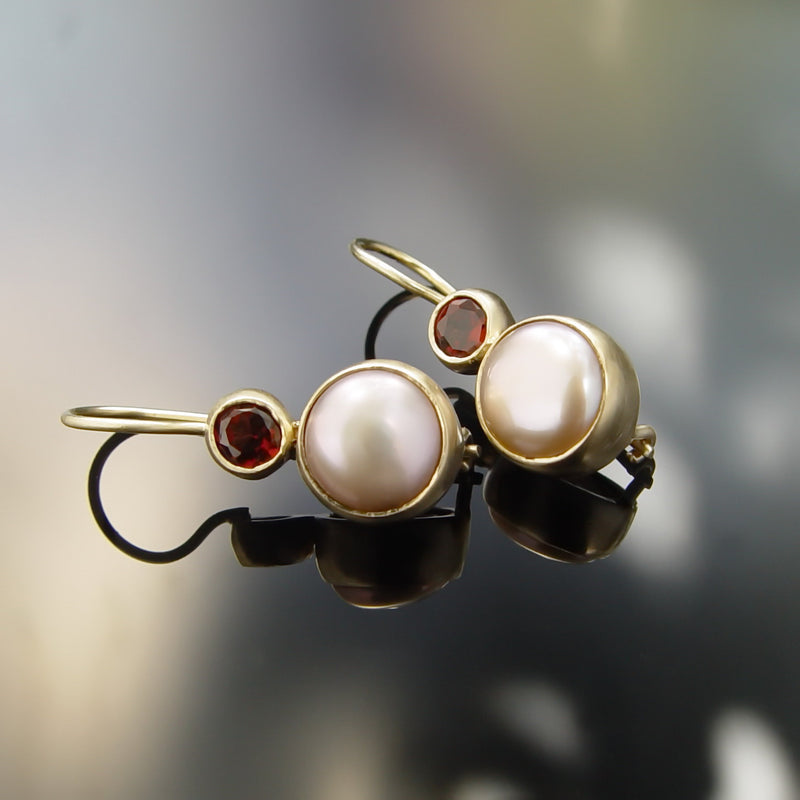 EG0759 Peach Pearl drop earrings