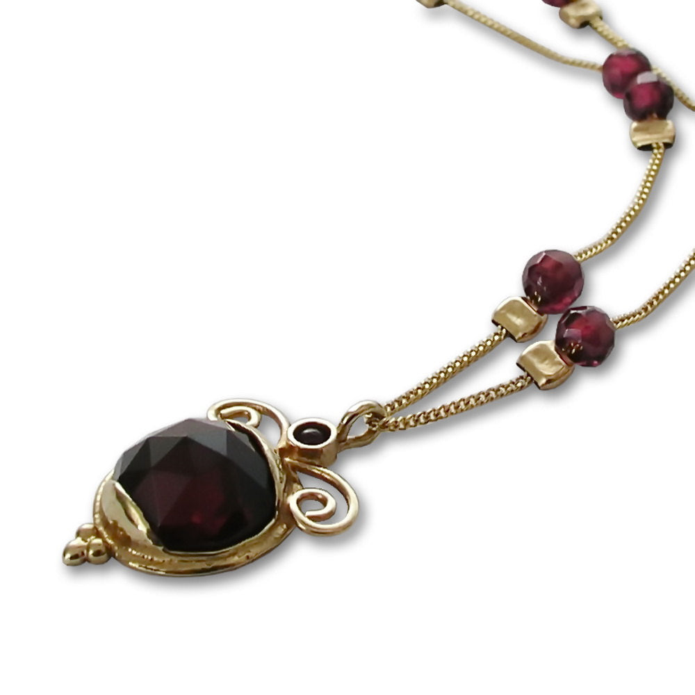 NG8891 Round Garnet station necklace