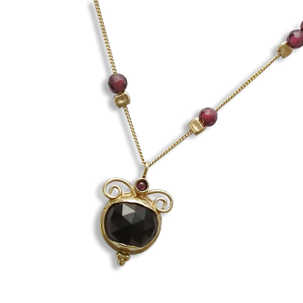 NG8891 Round Garnet station necklace