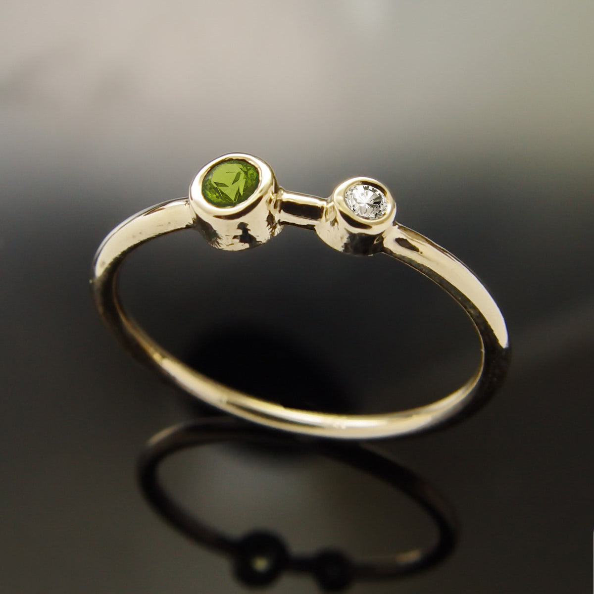 RG1803-4 Peridot and Diamond Gold ring