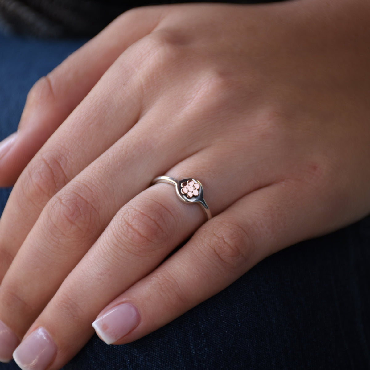 R1787A Dainty flower ring