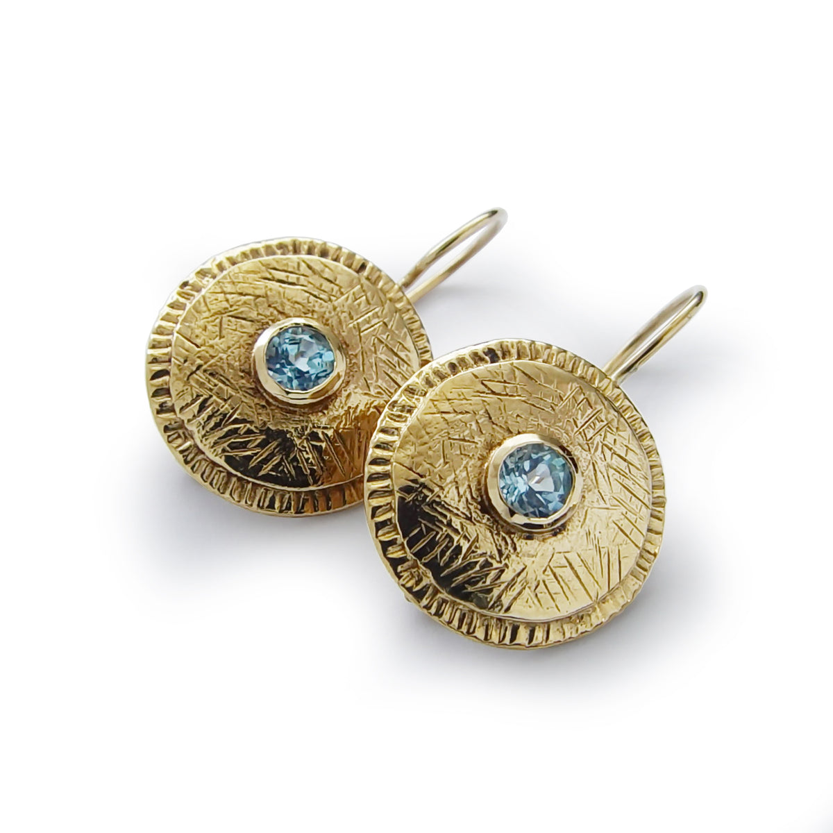 EG7822-1 Textured Gold round earrings with Topaz