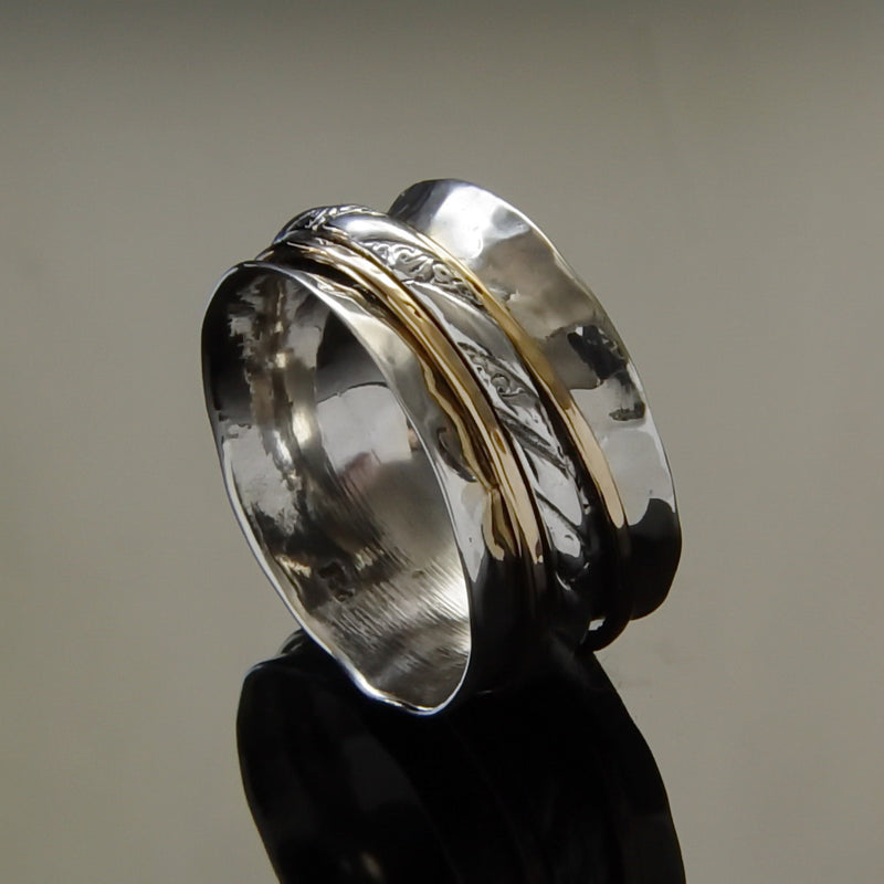R1019J Shiny Braided Spinner Ring