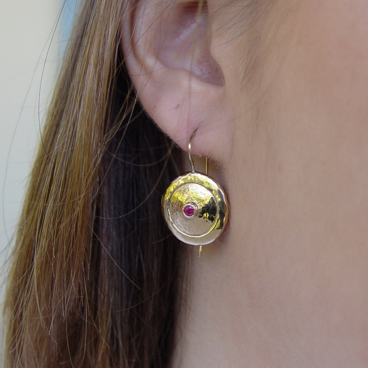 EG7821 Textured Gold round earrings with Ruby