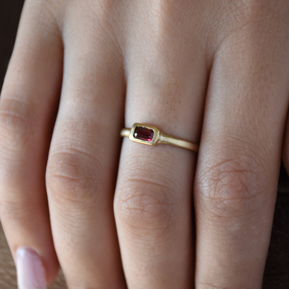 RG1800-1 Modern Gold ring with Square Garnet