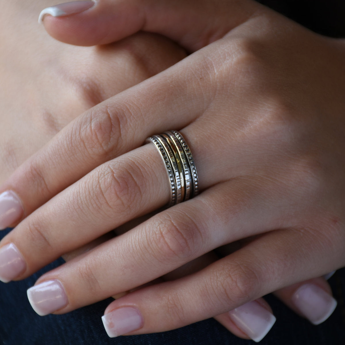 R1150C Dotted Oxidized Silver spinner band