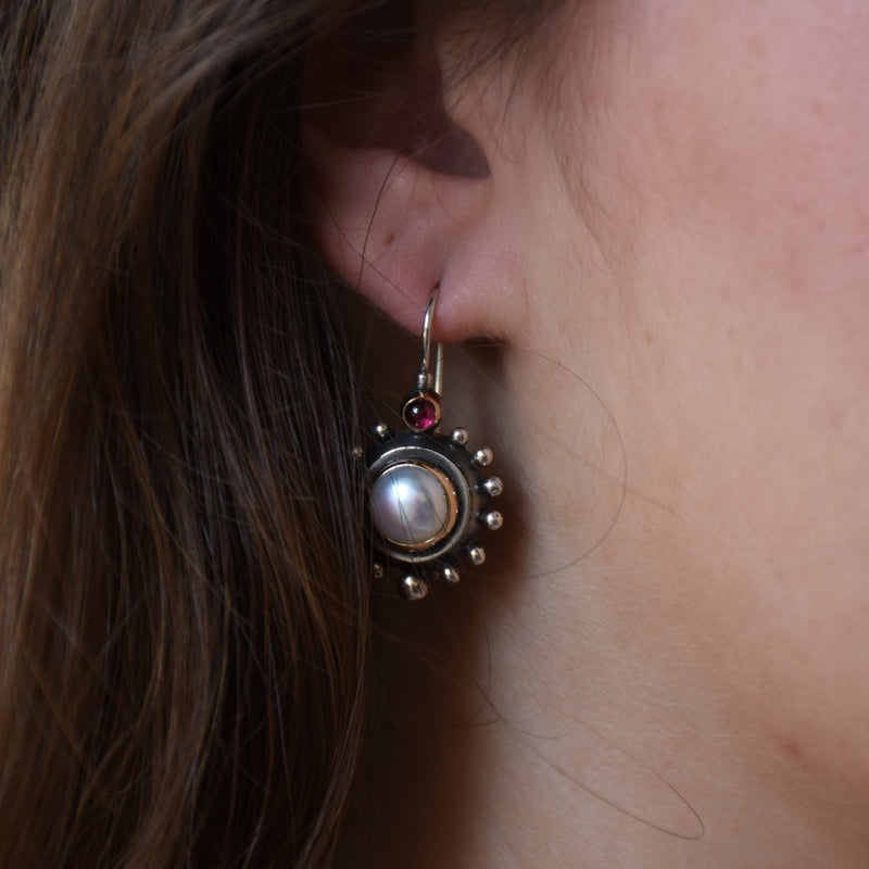 E0349 Dotted Pearl drop earrings