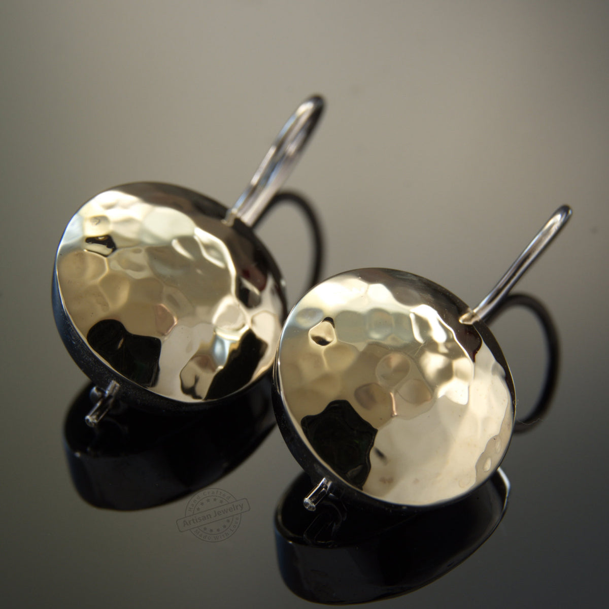 E0352A Round hammered gold earrings