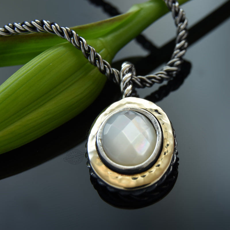 N4477-1 Mother of pearl two tone necklace