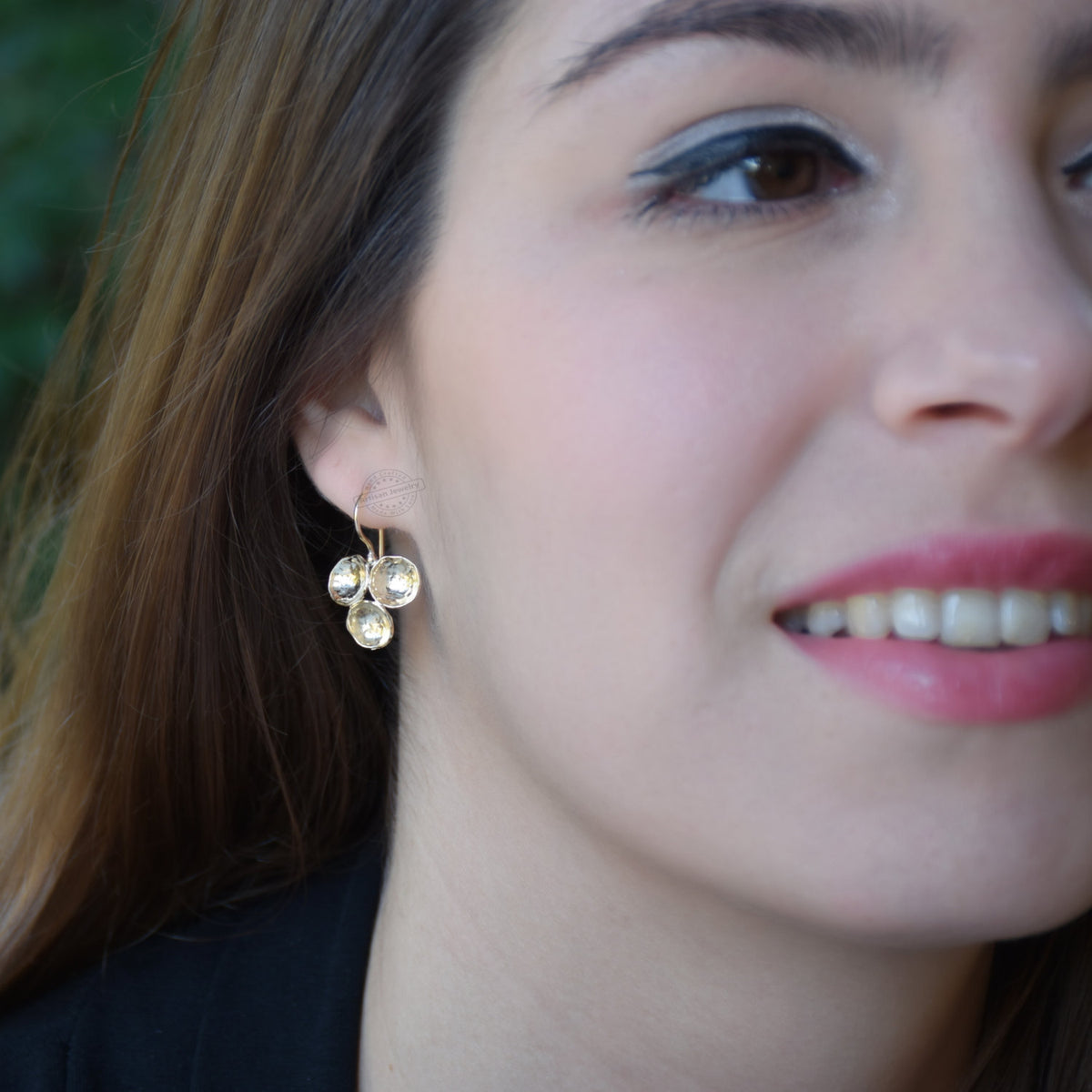 EG0389-1 Hammered Yellow gold dangle earrings