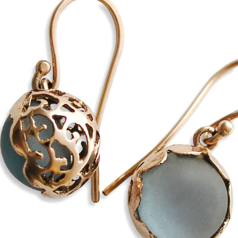 EG7803-1 Round gold and Blue Quartz filigree earrings