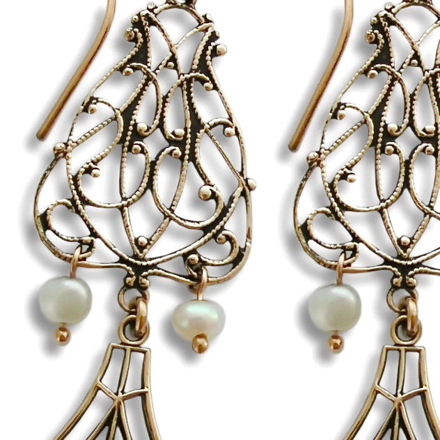 EG7702 Gold Chandelier Earrings with Pearls