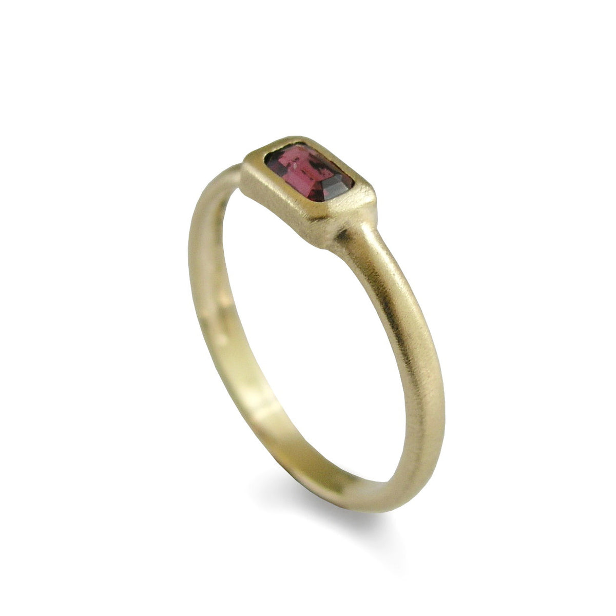 RG1800-1 Modern Gold ring with Square Garnet