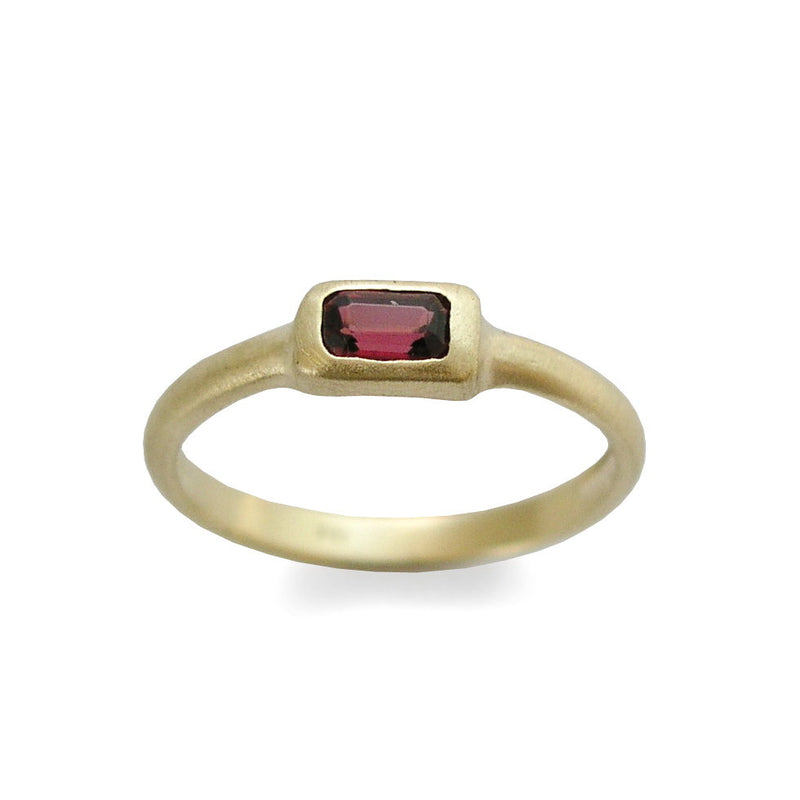 RG1800-1 Modern Gold ring with Square Garnet