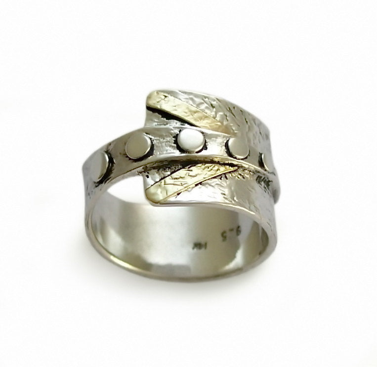 R1661 Asymmetrical rivet ring